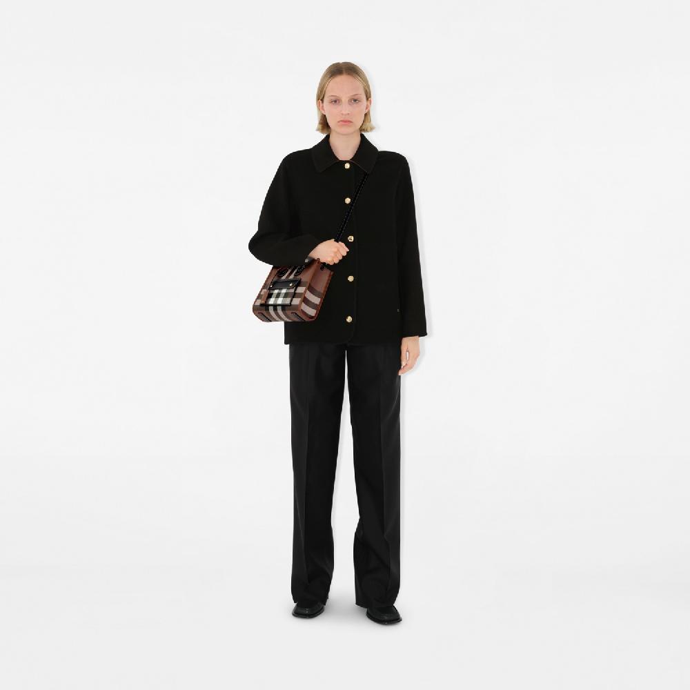Burberry Minibolso tote FreyaPrecio 1.290 00 € Personalizable con iniciales Tienda