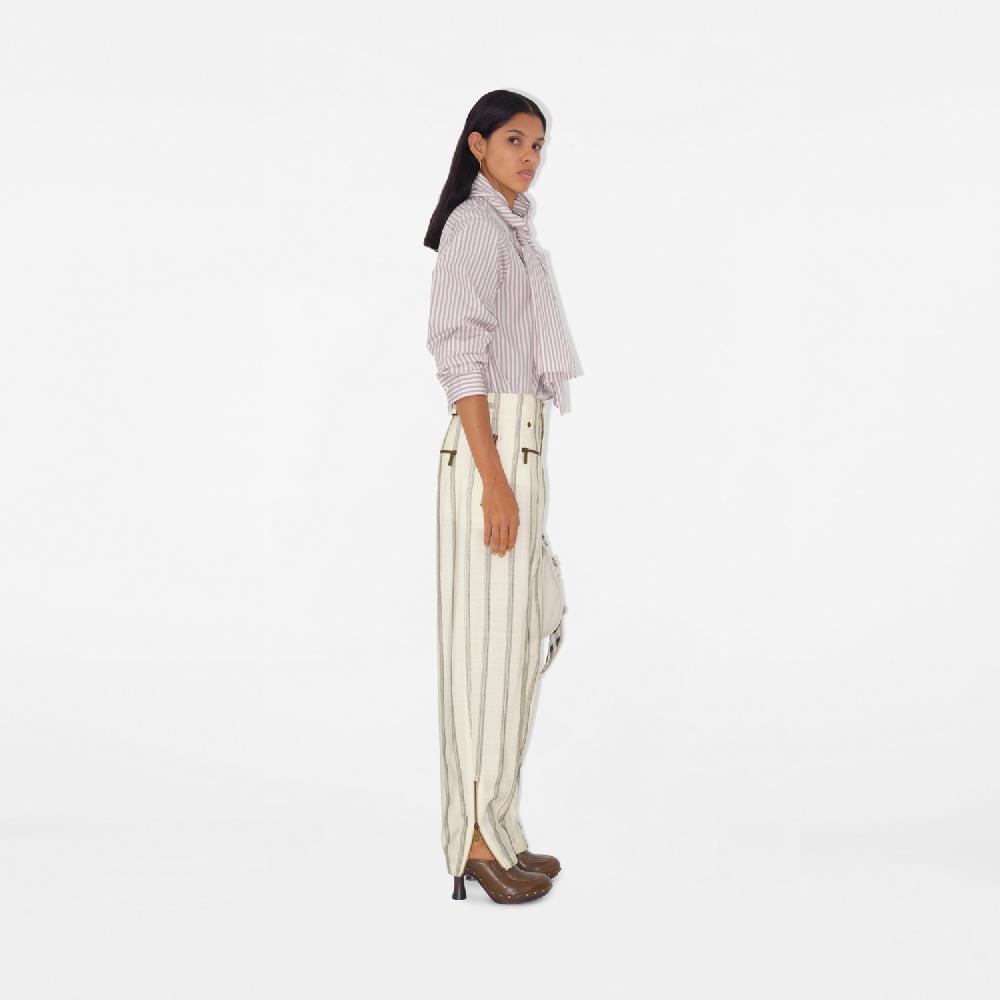 Burberry Pantalones de vestir en mezcla de seda a rayasPrecio 1.850 00 € Novedades Últimos 3 días