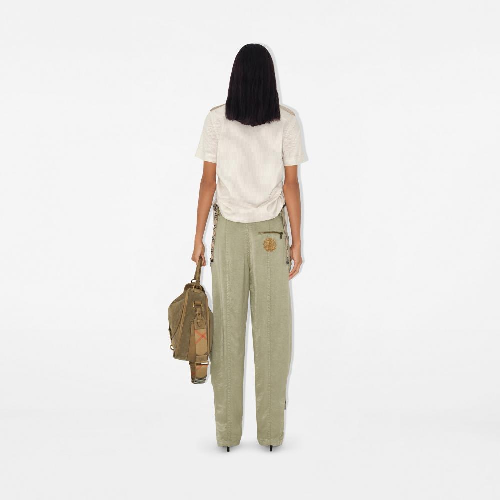 Burberry Pantalones de vestir en lyocellPrecio 1.090 00 € Novedades COMPRAR AHORA