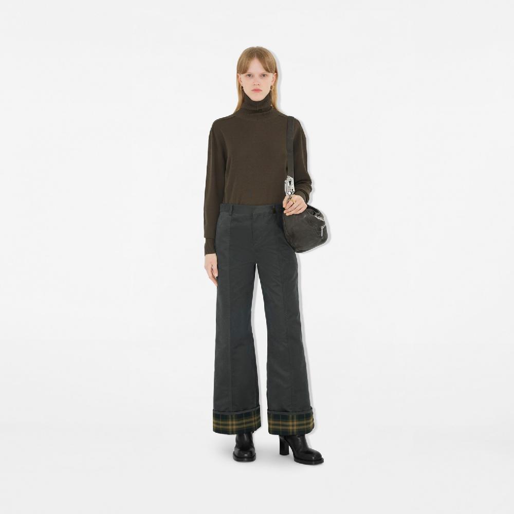 Burberry Pantalones en algodón y nailonPrecio 1.090 00 € Pasarela Último día