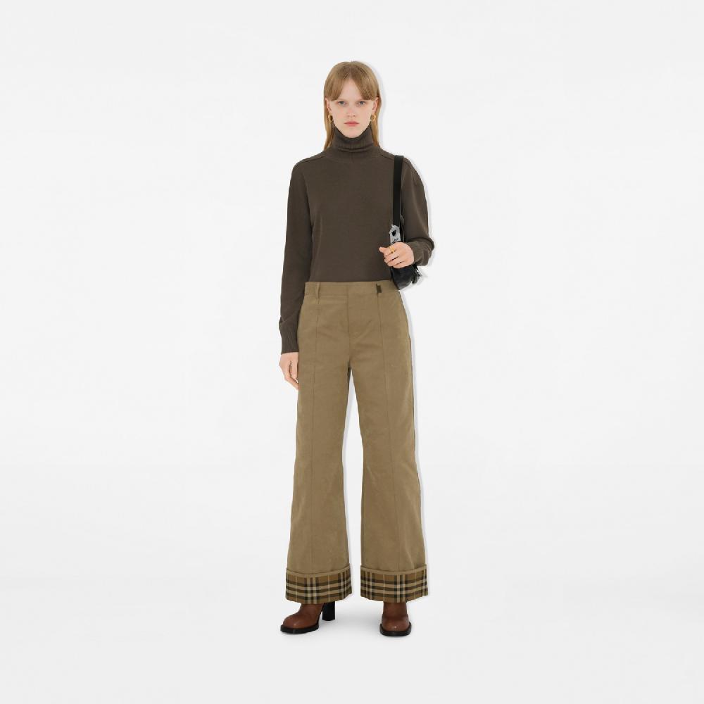 Burberry Pantalones en algodón y nailonPrecio 1.090 00 € Pasarela Solo hoy