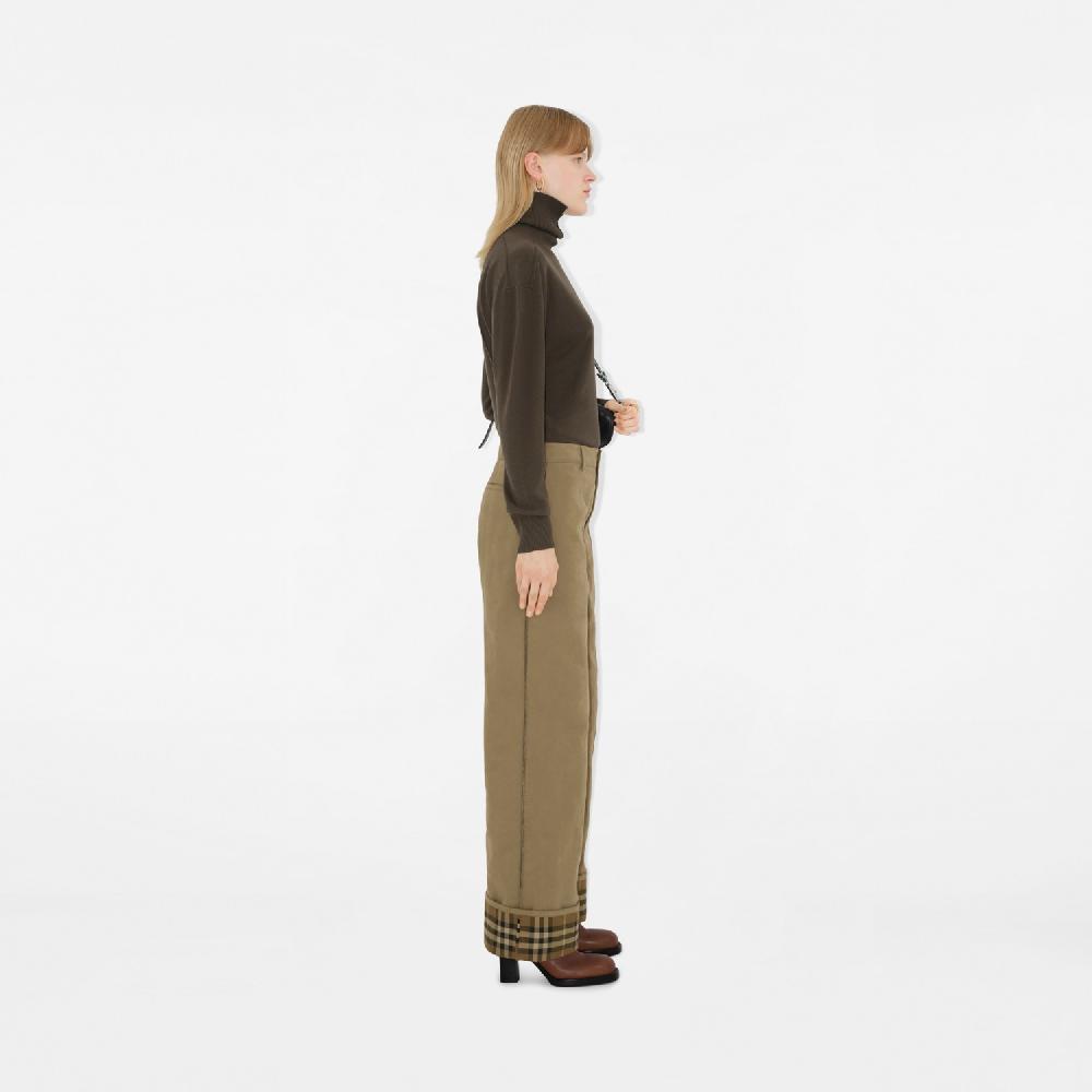 Burberry Pantalones en algodón y nailonPrecio 1.090 00 € Pasarela Solo hoy