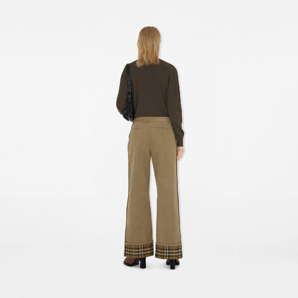 Burberry Pantalones en algodón y nailonPrecio 1.090 00 € Pasarela Solo hoy