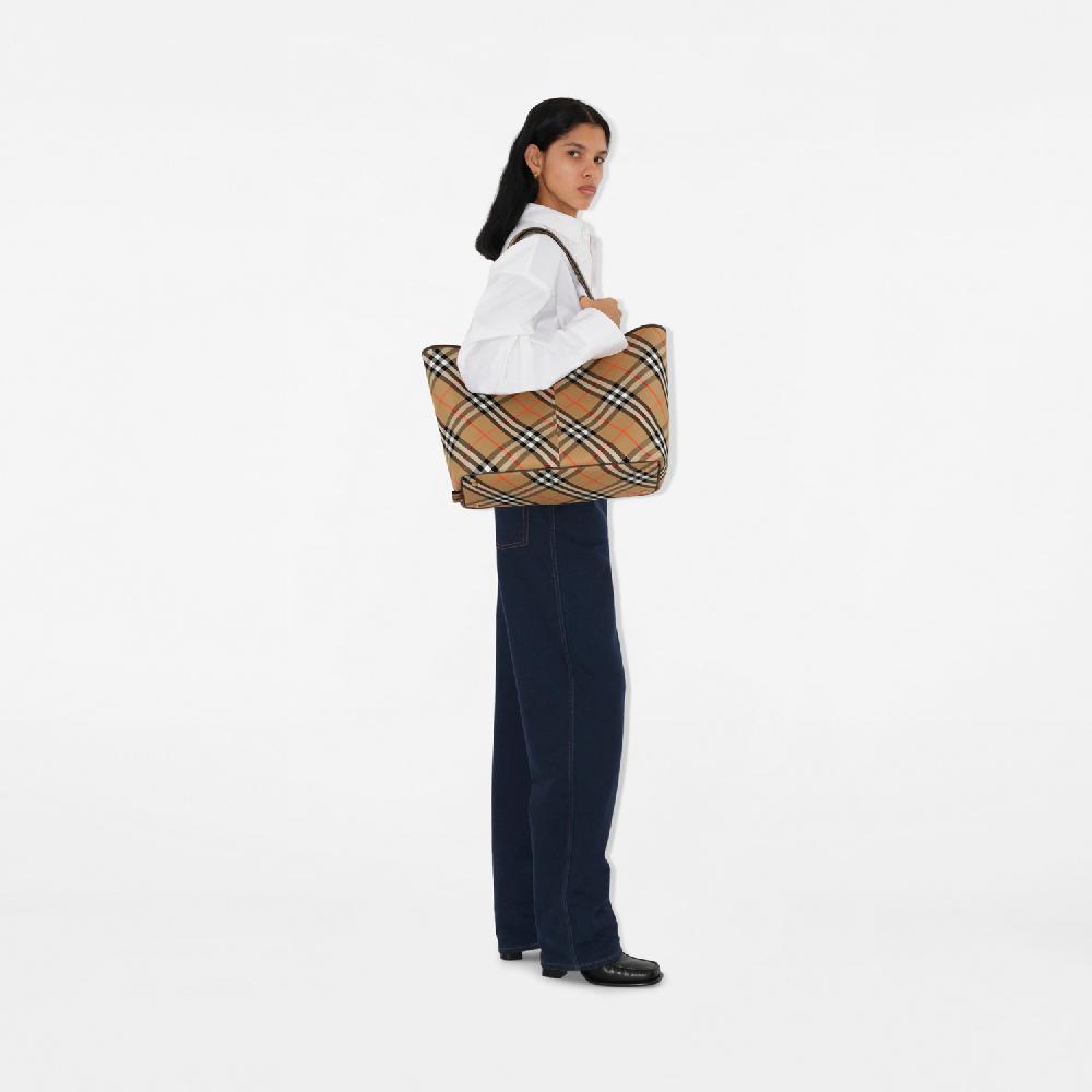 Burberry Bolso tote Check medianoPrecio 1.390 00 € Descuento por venta flash