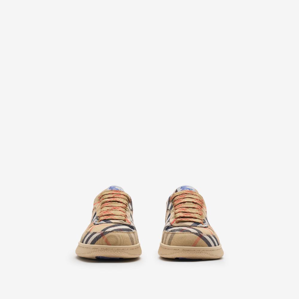 Burberry Zapatillas deportivas Terrace CheckPrecio 550 00 € Últimos 3 días