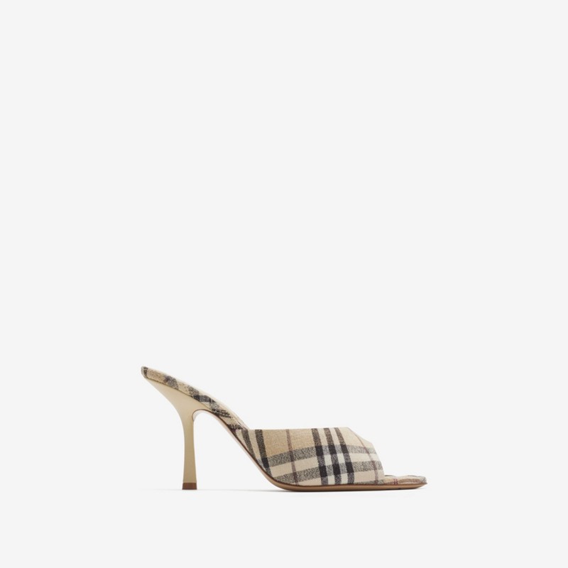 Burberry Zuecos Mews con tacón alto en mezcla de lino CheckPrecio 590 00 €