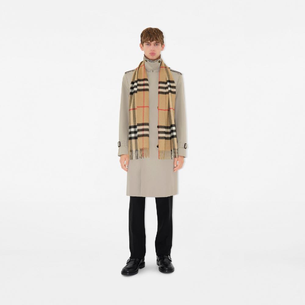 Burberry Bufanda en cachemir CheckPrecio 490 00 € Personalizable con iniciales Ofertas