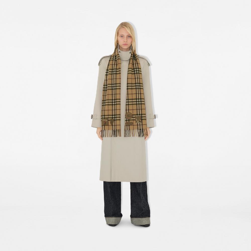 Burberry Bufanda en cachemir Check con apliquesPrecio 550 00 € Los más vendidos