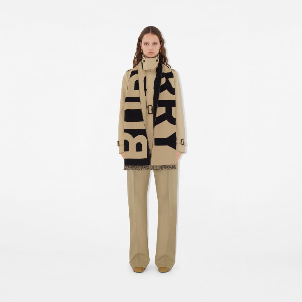 Burberry Bufanda en lana con logotipoPrecio 320 00 € Liquidación