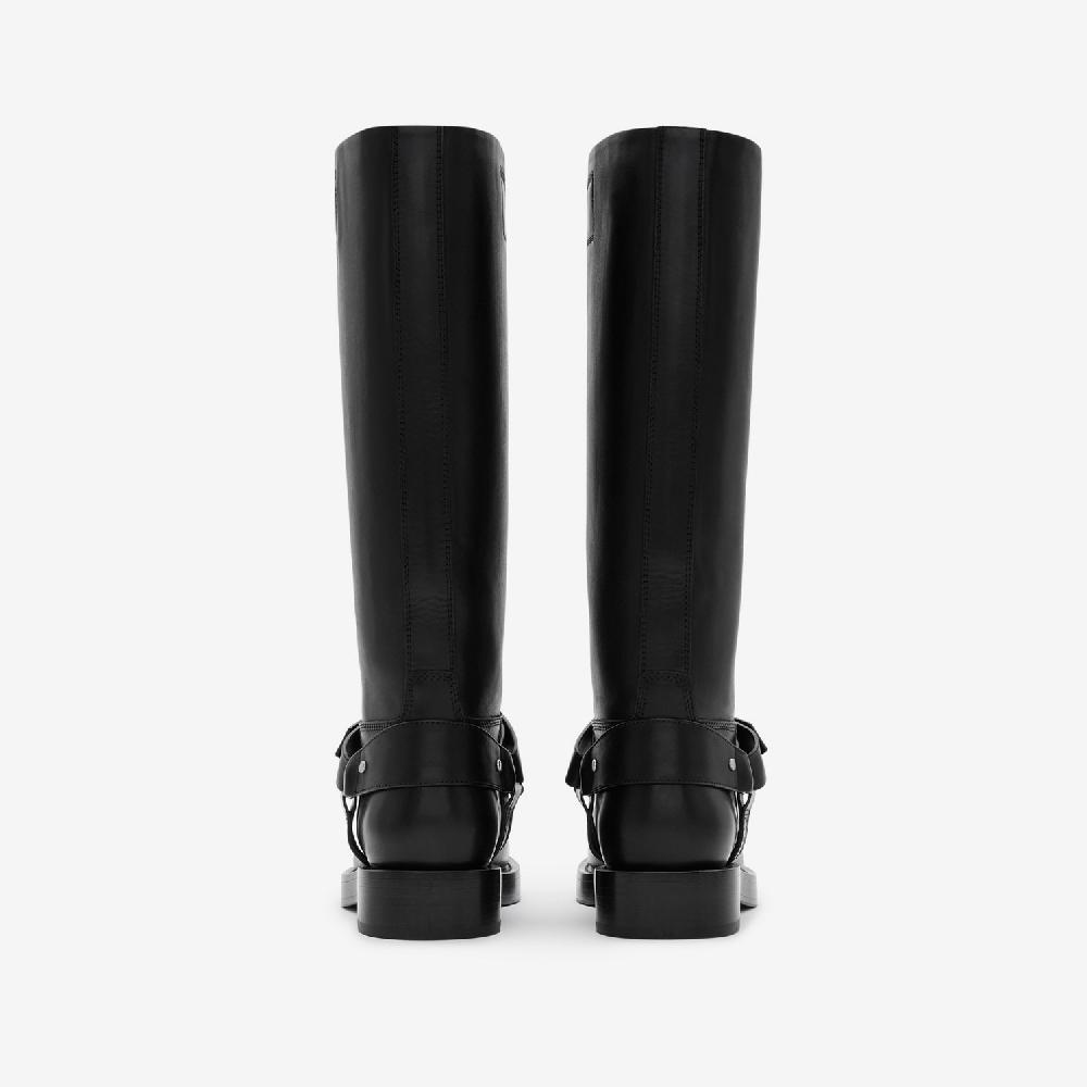 Burberry Botas altas Saddle en pielPrecio 1.750 00 € Pasarela ÚLTIMAS EDICIONES