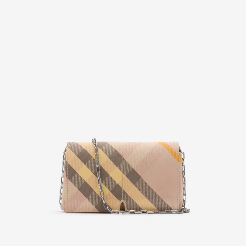 Burberry Bolso Snip mini con asa de cadenaPrecio 950 00 € Personalizable con iniciales