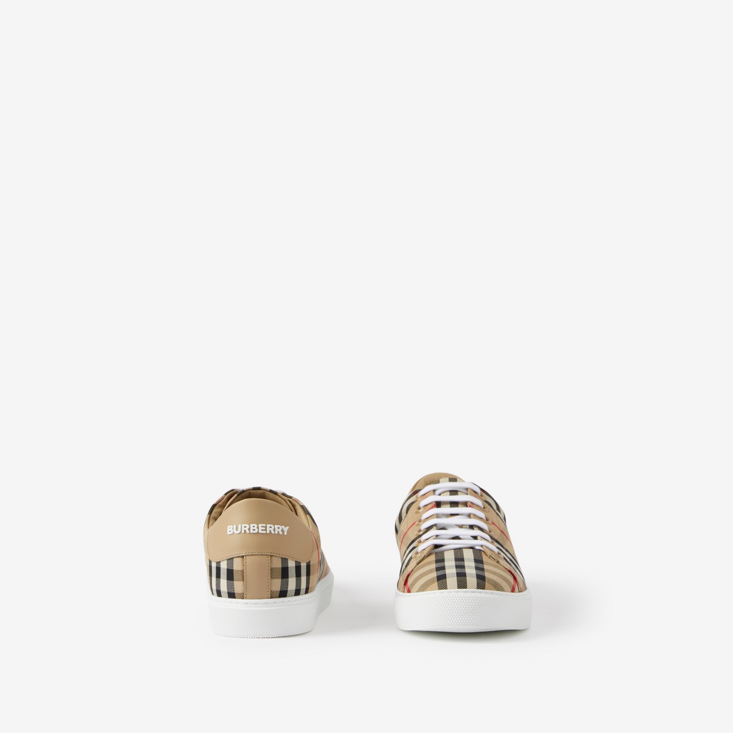 Burberry Zapatillas deportivas en tejido Check y pielPrecio 490 00 € Disponibilidad limitada Descuento por venta flash