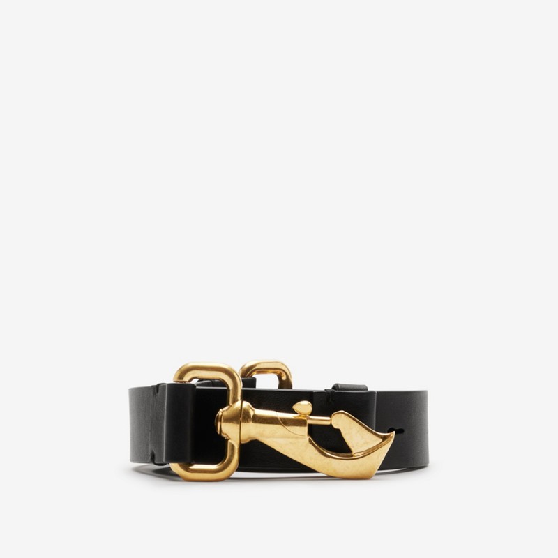 Burberry Cinturón Equestrian en pielPrecio 520 00 € Personalizable con iniciales