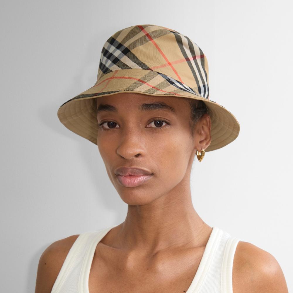 Burberry Sombrero de pesca reversible en gabardinaPrecio 390 00 € Novedades Envío gratis