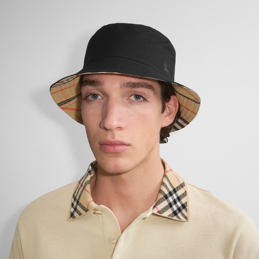 Burberry Sombrero de pesca reversible en gabardinaPrecio 390 00 € Novedades Últimos 3 días