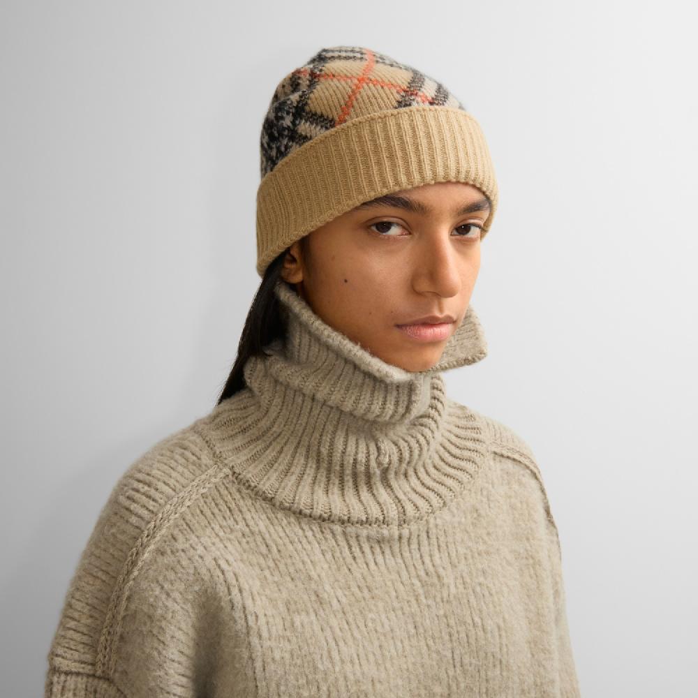 Burberry Gorro en cachemir CheckPrecio 320 00 € Últimos 2 días