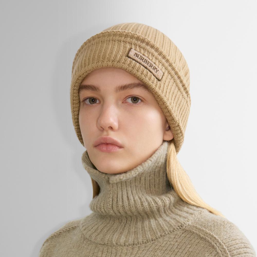Burberry Gorro en lana con logotipoPrecio 250 00 € Solo hoy