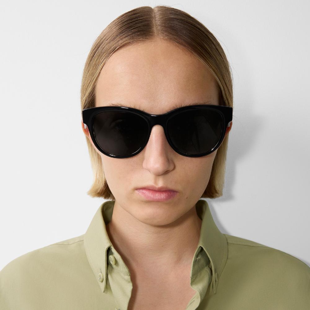 Burberry Gafas de sol con montura redonda a cuadrosPrecio 210 00 € Personalizable con iniciales Envío internacional gratuito