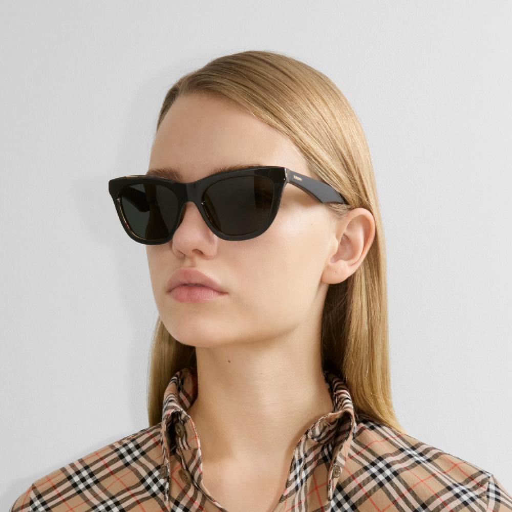 Burberry Gafas de sol Code con montura de ojo de gatoPrecio 220 00 € Oferta exclusiva