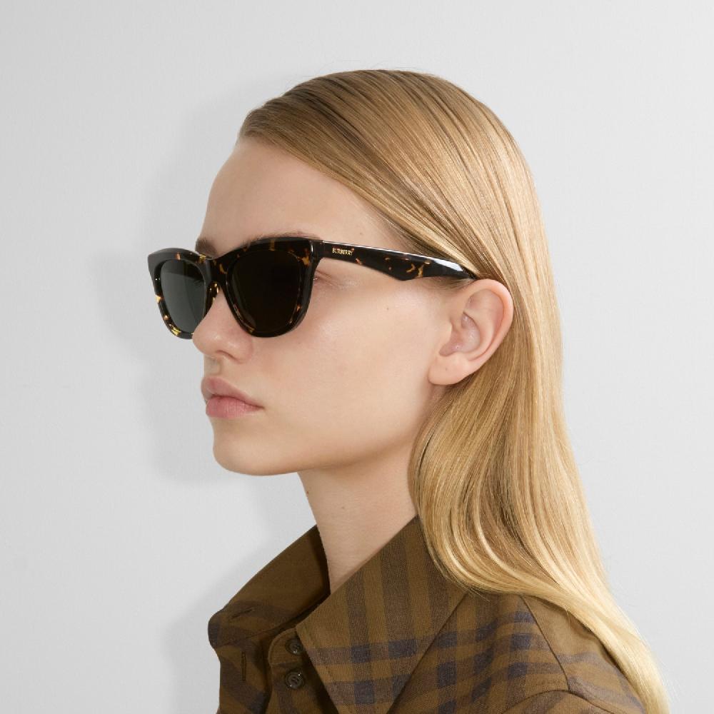 Burberry Gafas de sol Code con montura de ojo de gatoPrecio 220 00 € Última moda