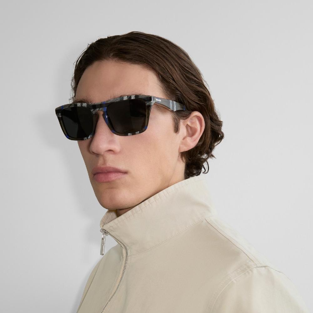 Burberry Gafas de sol Code con montura cuadradaPrecio 220 00 € Ofertas de temporada