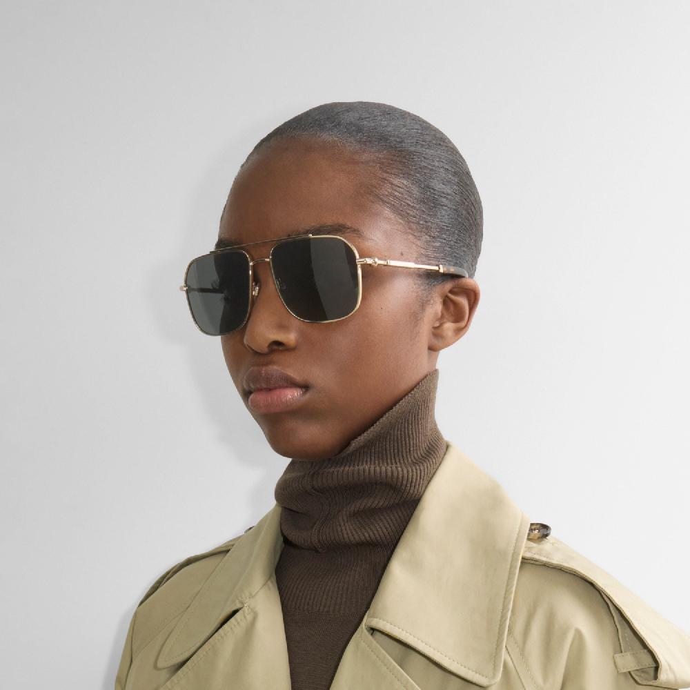 Burberry Gafas de sol estilo aviador metálicas con logotipoPrecio 260 00 € Ofertas especiales
