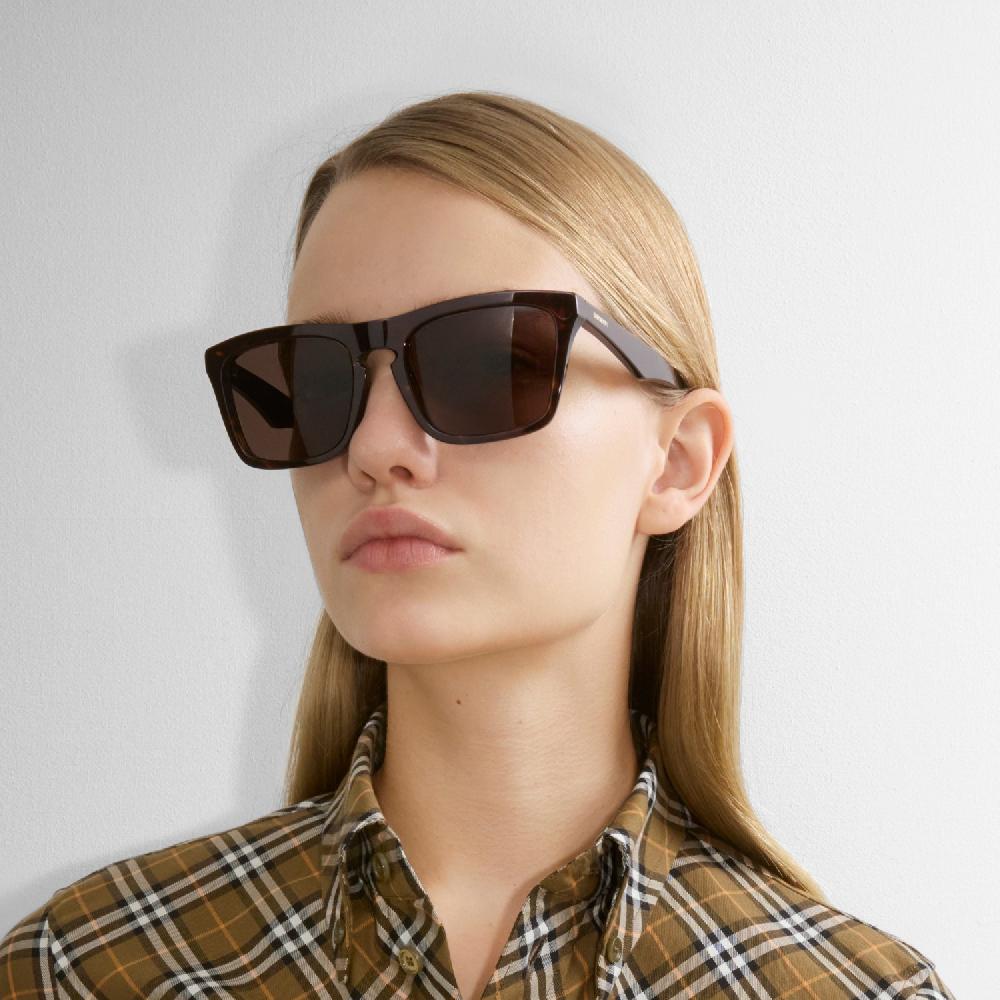 Burberry Gafas de sol Code con montura cuadradaPrecio 220 00 € En línea