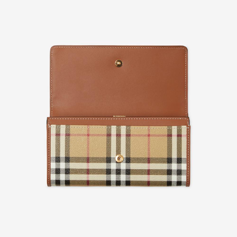Burberry Cartera continental CheckPrecio 570 00 € Personalizable con iniciales Envío gratis