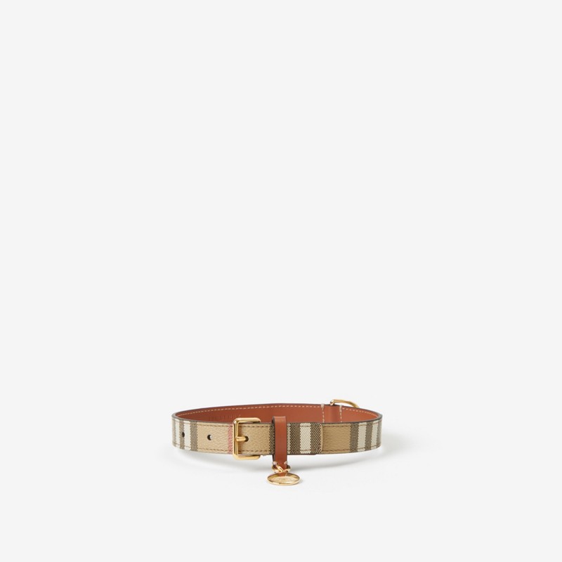 Burberry Collar para perros Check medianoPrecio 270 00 € Disponibilidad limitada