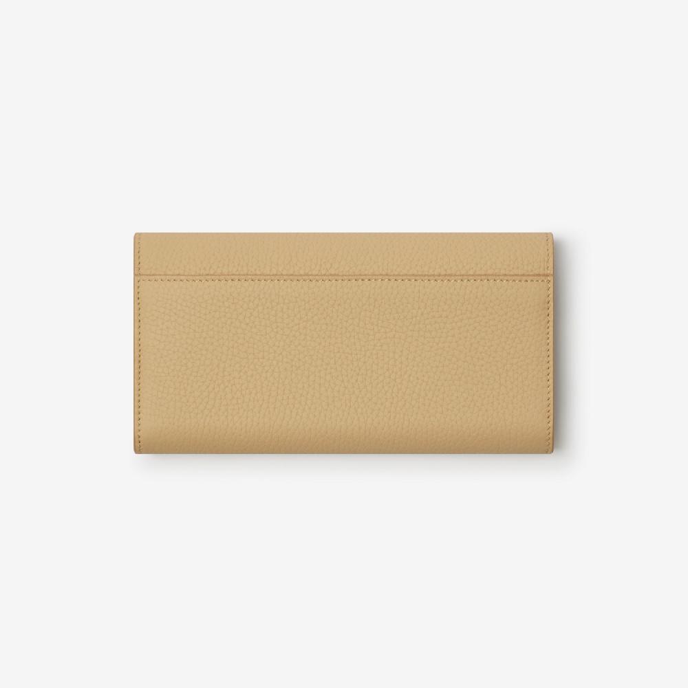 Burberry Cartera continental B ShieldPrecio 690 00 € Rebajas de fin de temporada