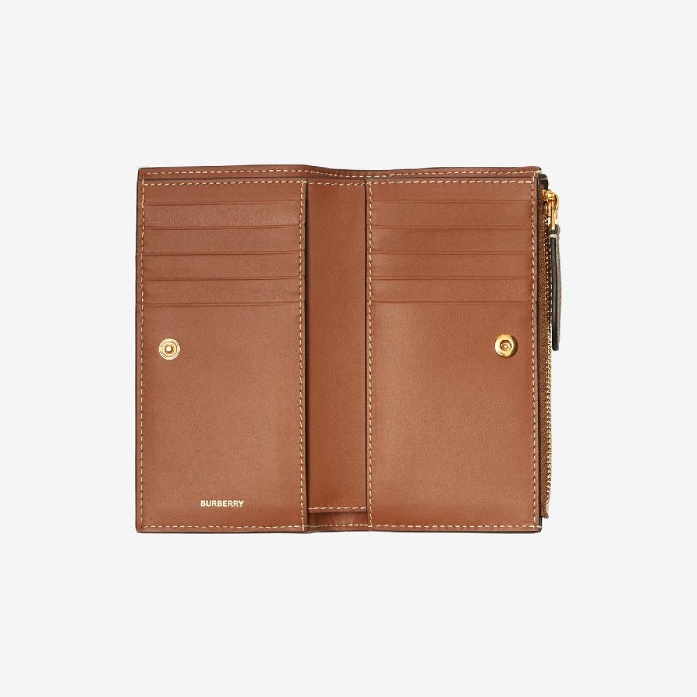 Burberry Cartera plegable Check medianaPrecio 500 00 € Devoluciones gratuitas