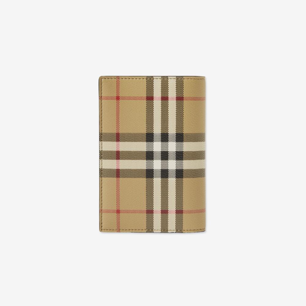 Burberry Funda para pasaporte CheckPrecio 290 00 € Outlet