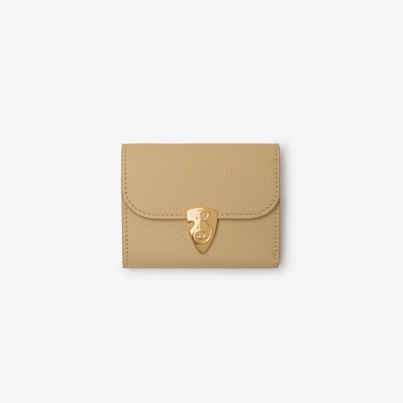 Burberry Cartera B ShieldPrecio 590 00 € Personalizable con iniciales Oferta especial