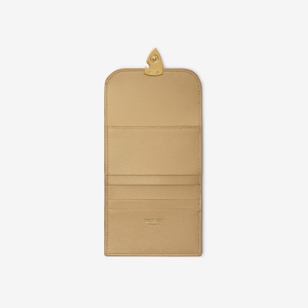 Burberry Cartera B ShieldPrecio 590 00 € Personalizable con iniciales Oferta especial