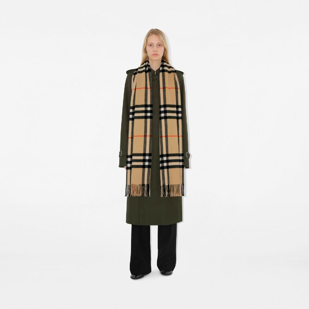 Burberry Bufanda ancha en cachemir CheckPrecio 620 00 € Probador virtual ÚLTIMAS EDICIONES