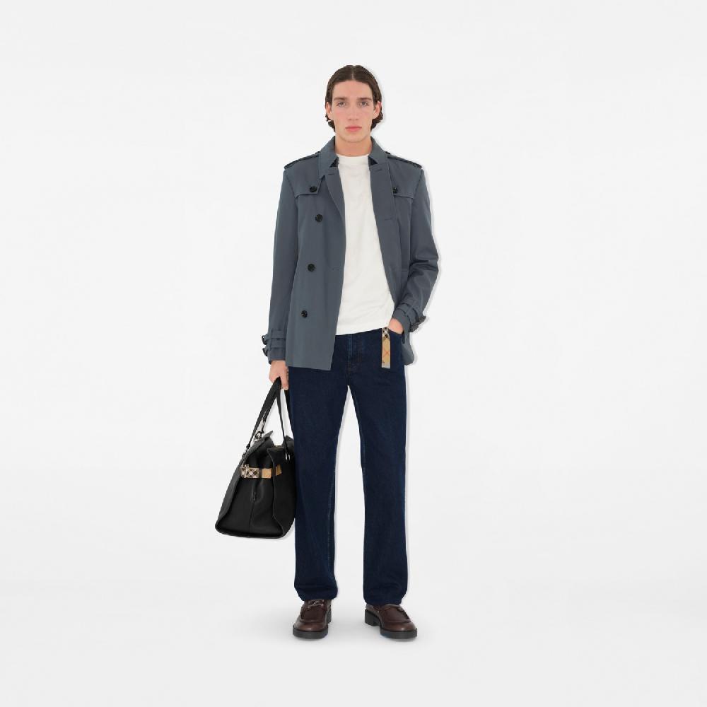 Burberry Trench coat corto en gabardinaPrecio 1.990 00 € Novedades Tienda de fábrica