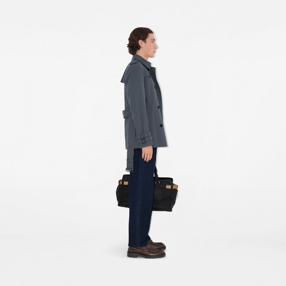 Burberry Trench coat corto en gabardinaPrecio 1.990 00 € Novedades Tienda de fábrica