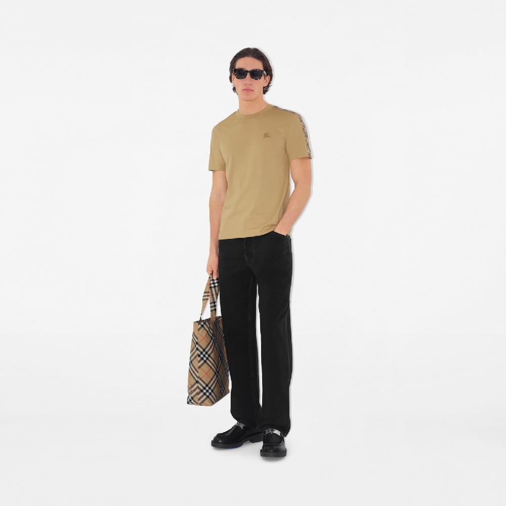 Burberry Camiseta en algodón con detalles CheckPrecio 390 00 € Novedades Liquidación