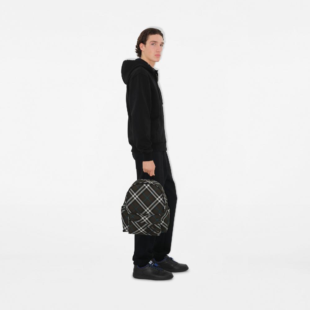 Burberry Sudadera en algodón con EKD capucha y cremalleraPrecio 660 00 € Novedades En línea