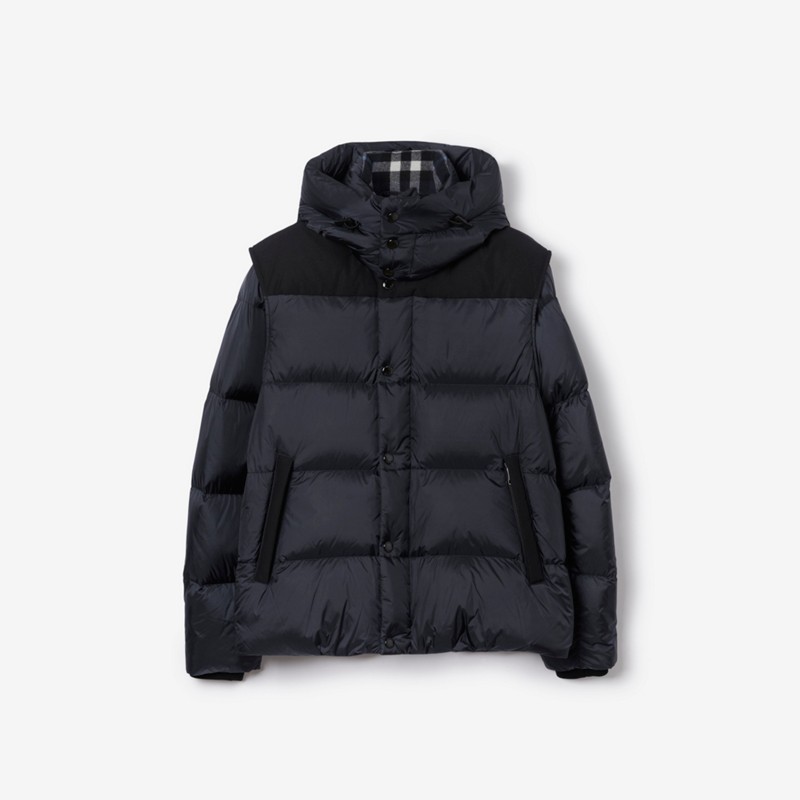 Burberry Chaqueta de plumas en nailon con mangas extraíblesPrecio 1.450 00 € Disponibilidad limitada