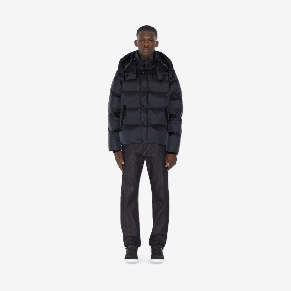 Burberry Chaqueta de plumas en nailon con mangas extraíblesPrecio 1.450 00 € Disponibilidad limitada Solo hoy