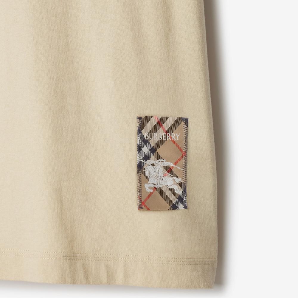 Burberry Camiseta en algodón con etiqueta CheckPrecio 320 00 € Limitado a 3 días