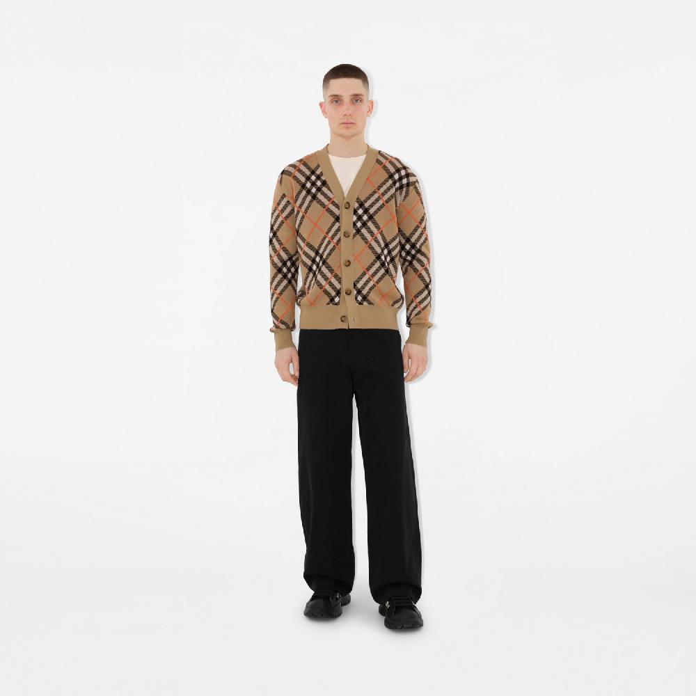 Burberry Cárdigan en mezcla de lana y mohair CheckPrecio 1.090 00 € Descuentos del mes