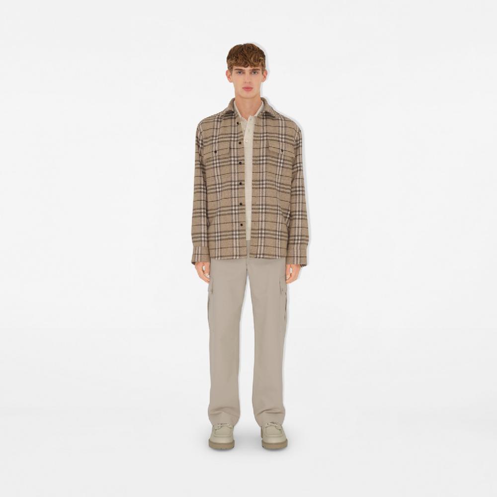 Burberry Camisa oversize en lana CheckPrecio 790 00 € Precio ultrabajo