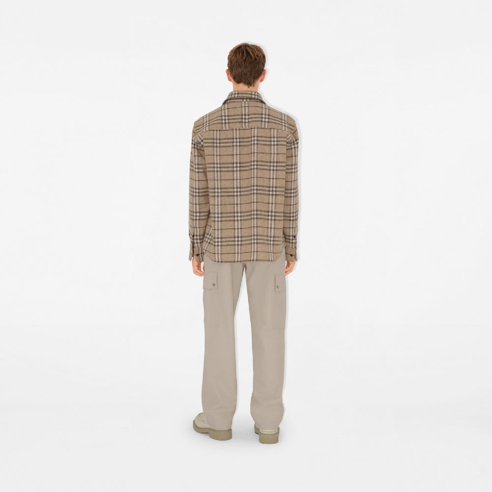Burberry Camisa oversize en lana CheckPrecio 790 00 € Precio ultrabajo