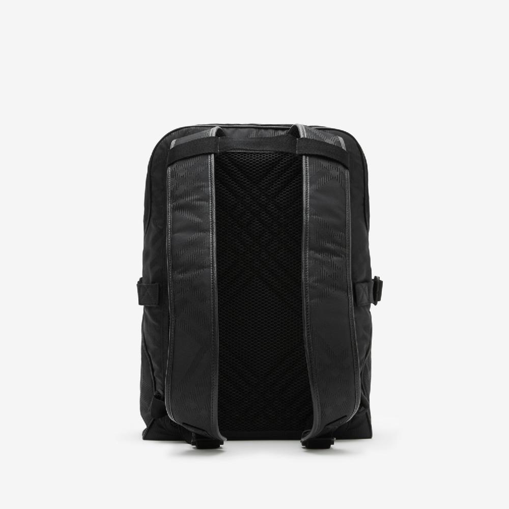 Burberry Mochila a cuadros en jacquardPrecio 1.450 00 € Oferta exclusiva