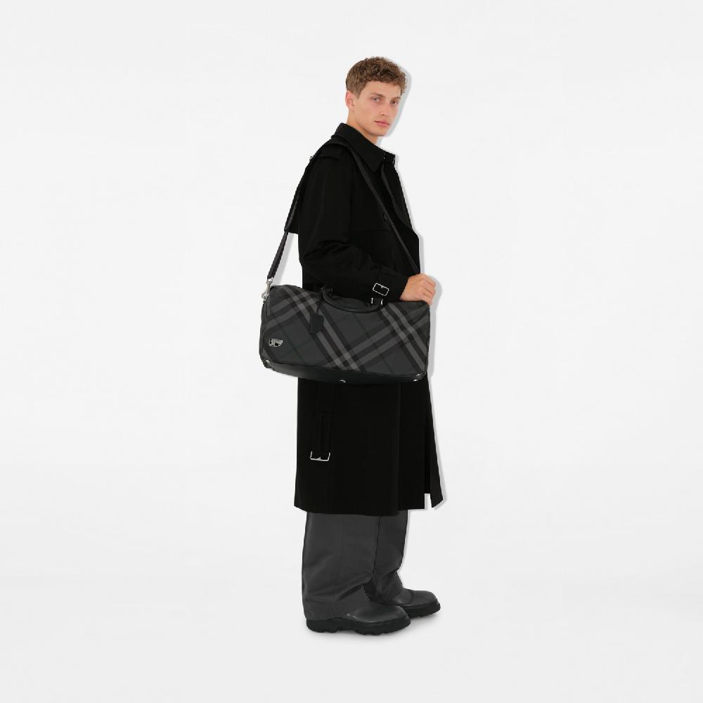 Burberry Bolso de viaje GridPrecio 1.890 00 € Envío gratis