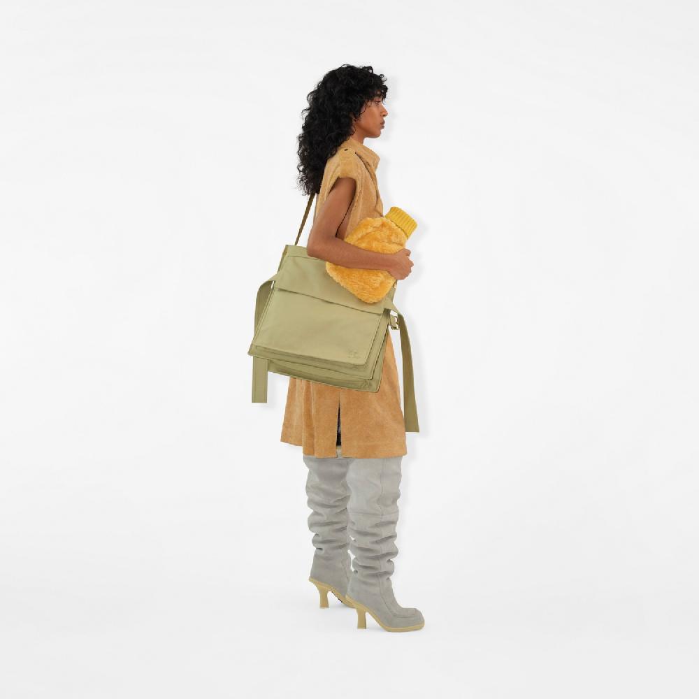 Burberry Bolso tote Trench medianoPrecio 1.490 00 € Pasarela Promoción trimestral