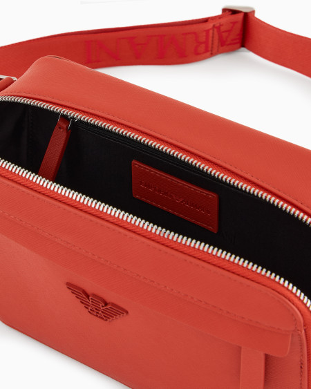 ﻿Armani Minifunda para cámara de piel saffiano regenerada con placa de águila ASV Superdescuento