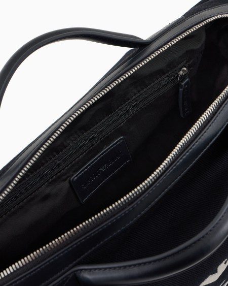 Armani Bolso baúl de lona con logotipo bordado y bandolera En oferta